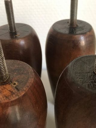 Magnifique anciens pieds de lit à visser