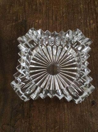 Cendrier en verre ciselé 