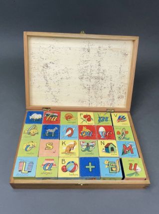 Ancien jeu de cubes alphabet