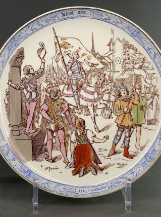 Assiette Jeanne d’Arc Faïence Creil et Montereau