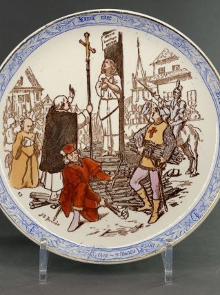 Assiette Creil et Montereau Jeanne d’Arc n12