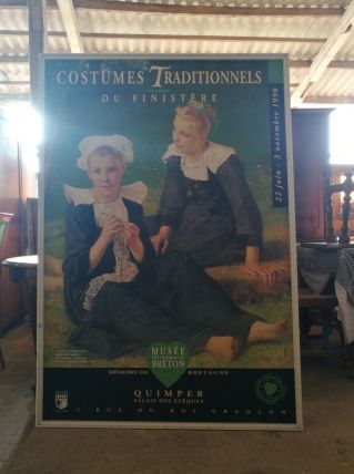 Grand panneau publicitaire en bois  '' COSTUMES TRADITIONNEL