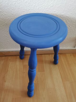 Tabouret vintage  en bois massif. 