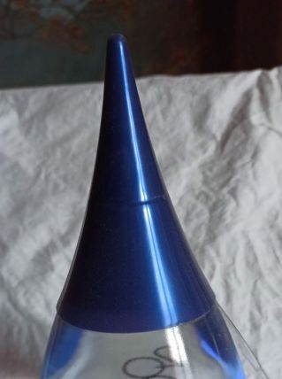 Bouteille Evian année 2002 formé goutte d'eau