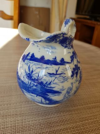 Vase vintage  en porcelaine 