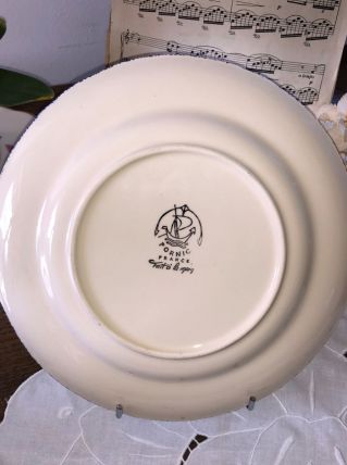 Ancienne assiette faïence Personnage Breton Pornic
