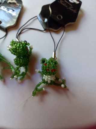Grenouilles en perle
