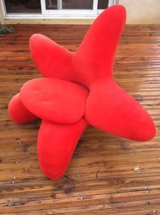 Fauteuil fleur  velours rouge