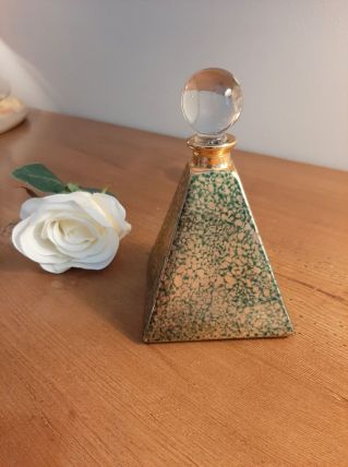 Flacon en verre moucheté