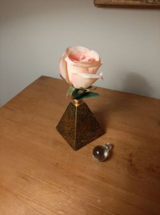 Flacon en verre moucheté