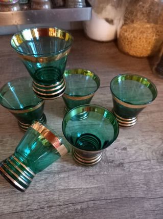 6 verres à liqueur 