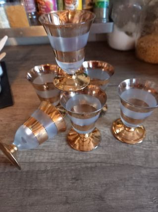 6 verres à liqueur 