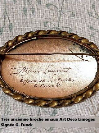 En très bon état belle broche en émaux art déco vintage 