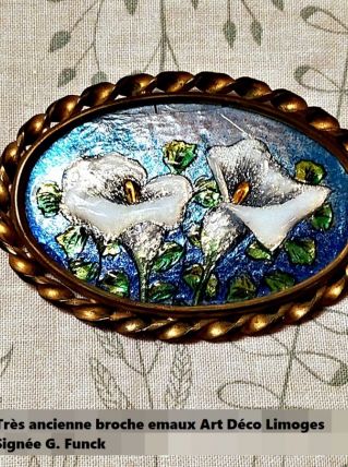 En très bon état belle broche en émaux art déco vintage 