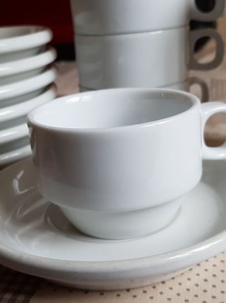 7 TASSES ET SOUCOUPES style bistro