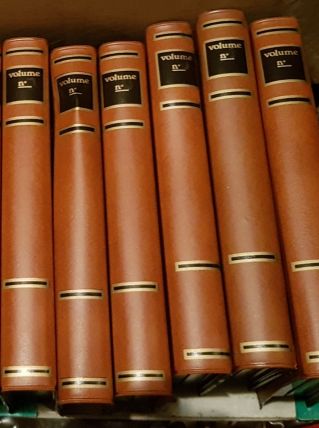 7 boitiers vides pour cassettes vidéo VHS