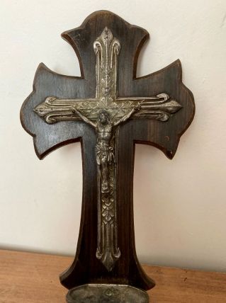 Crucifix bénitier ancien en bois et métal argenté