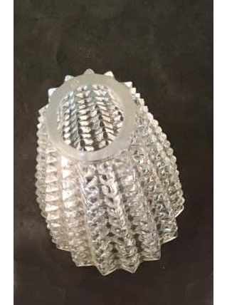 1 jolie tulipe conique en verre blanc avec picots