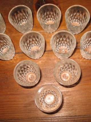 Vintage - 12 verres à liqueur