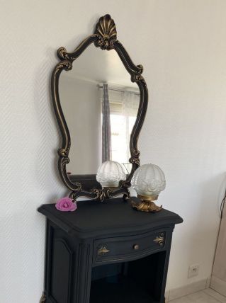 Table de chevet ou petit meuble d'appoint de style louis XV