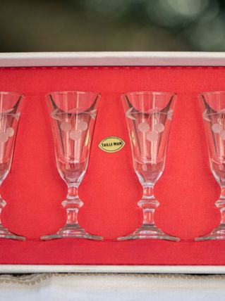 6 verres à liqueur années 60 dans leur boîte d'origine
