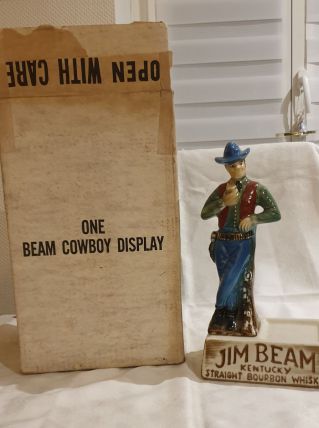 Porte-bouteille cowboy stand par Jim Beam