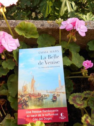 LIVRE LA BELLE DE VENISE EMMA MARS NEUF 