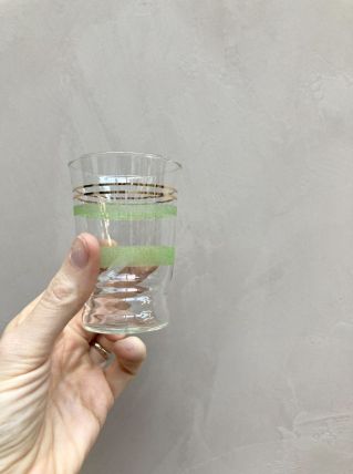 Verres granités vert et or