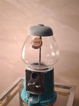 Distributeur de bonbon, chewing gum, cacahuète verre et meta