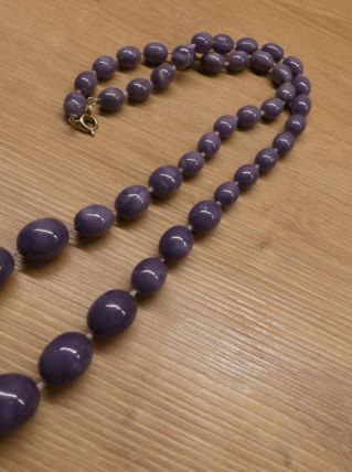 Collier perles violine, acrylique, fermoir ressort