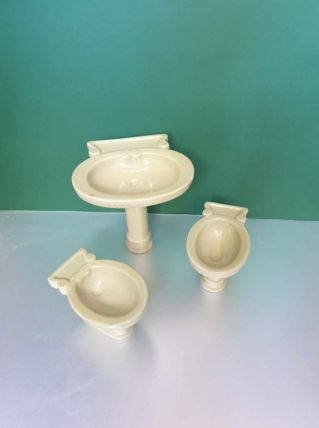 Ensemble de salle de bain miniature année 70