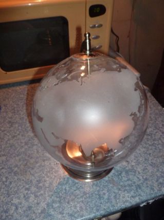 globe terrestre en verre