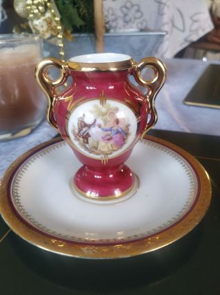 Miniature vase en porcelaine de Limoges 