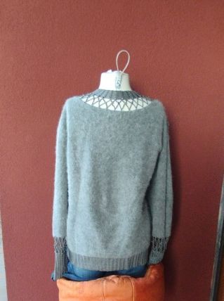 Superbe maxi pull hiver 50% angora avec détails tréssés en m