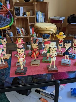 14 figurines Betty boop en resine