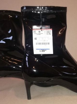 130A* ZARA sexy bottillons noirs vinyle (40)