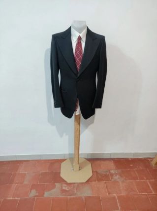 Effrayant costume noir en laine épaisse