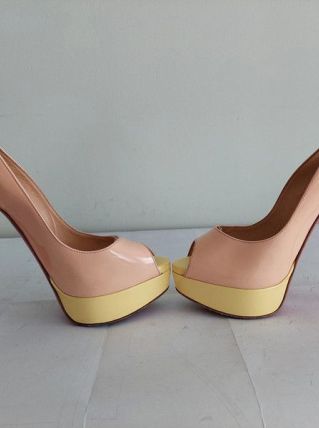 109C* Christian Loub. escarpins uniques et sexy (38,5)