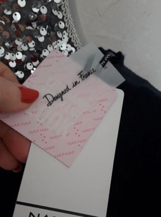 Magnifique pull léger très très doux, brodé, volanté