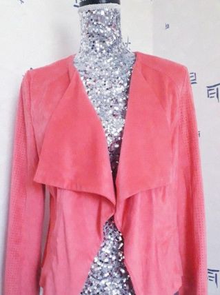 Magnifique veste rose très très douce, suédine (peau de pêch