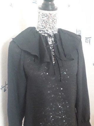 Magnifique blouse légère, fluide, col volanté, manches longu