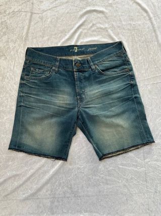 Short denim