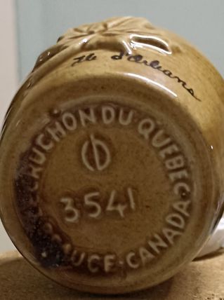 Cruchon   du Qébec  feuille d'érable 