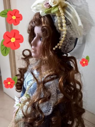 Poupée ???? porcelaine 
