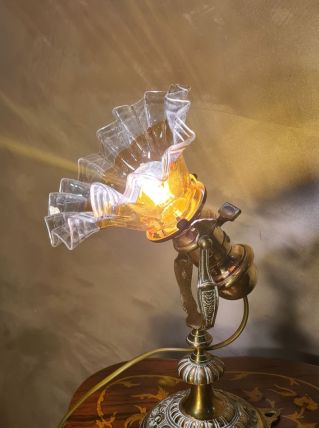 lampe1920 bronze et laiton a bascule et tulipe translucide e