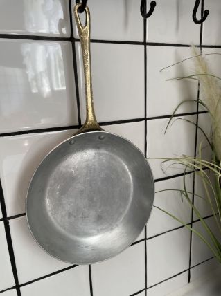 PETITE POELE EN CUIVRE 