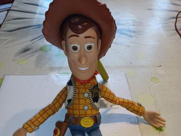 Woody -Toy Story parle Français