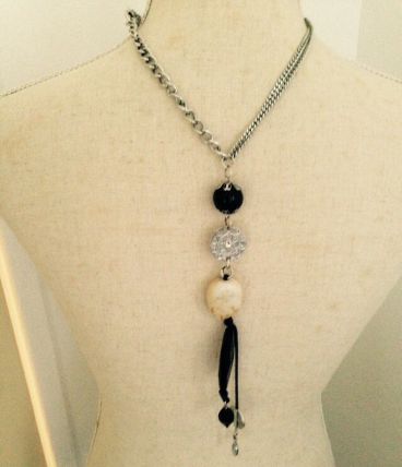 Collier sautoir de créateur