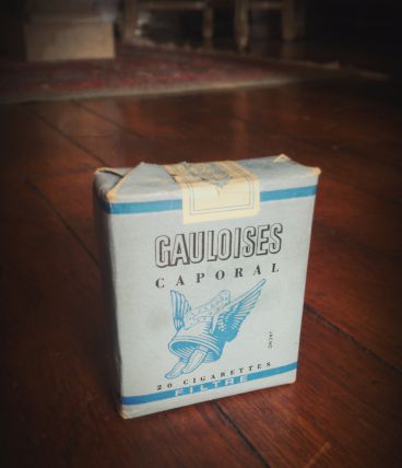 Cigarette gauloises