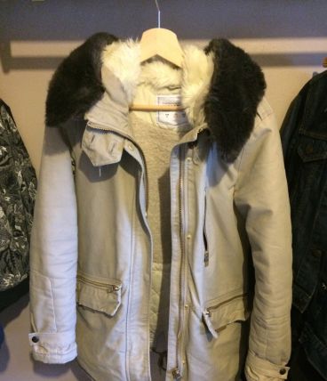 Parka beige Pull &amp; Bear en fausse fourrure